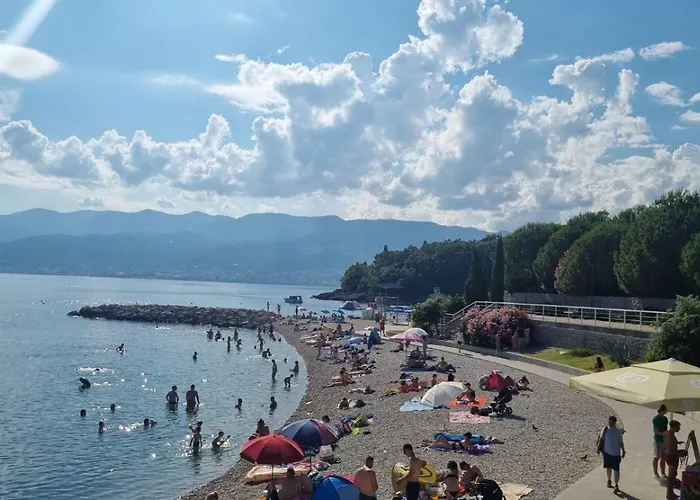 Qr Apartment For Family, Couples, And Friends Stay In Rijeka